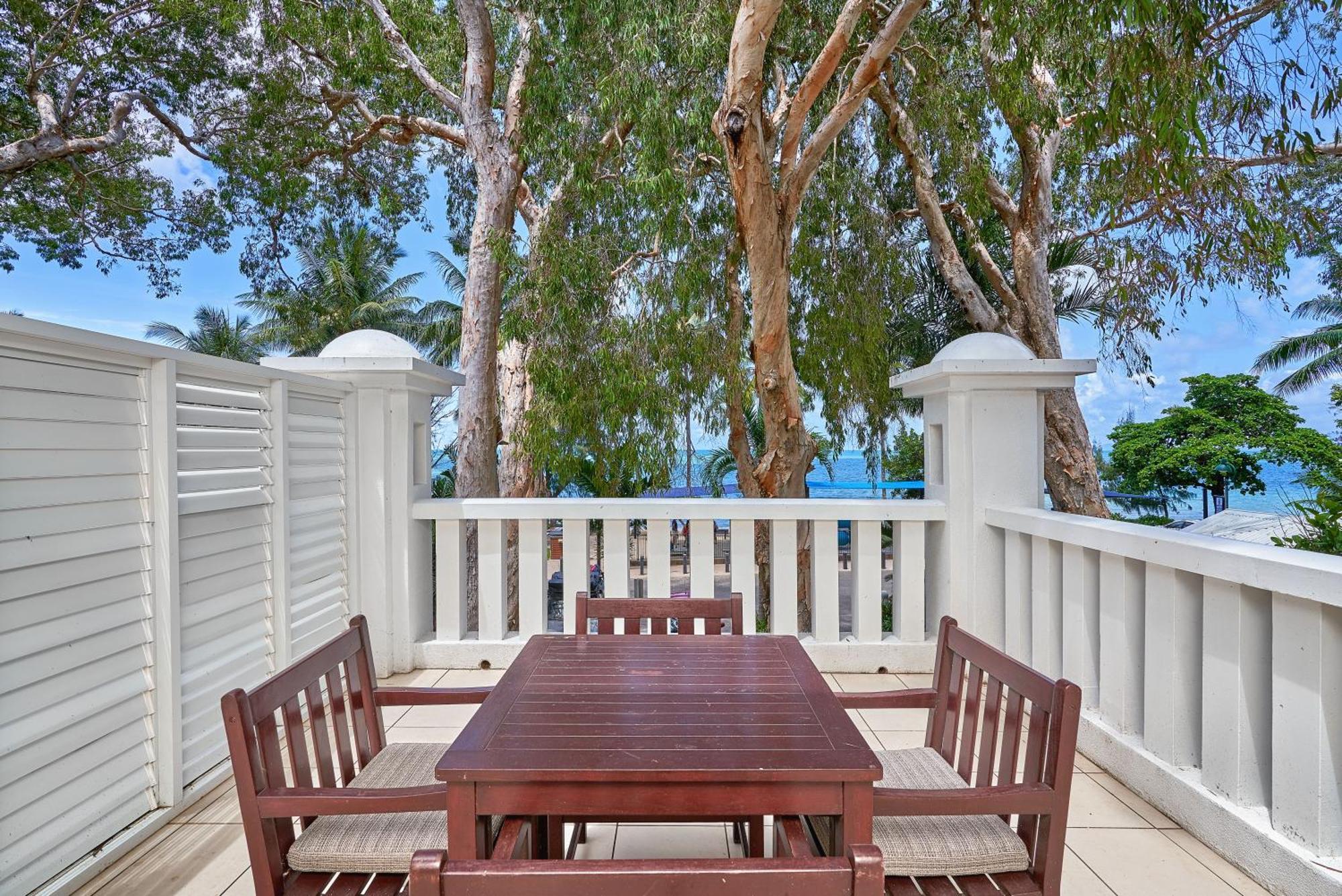 Beach Club Private Apartments Palm Cove Rom bilde